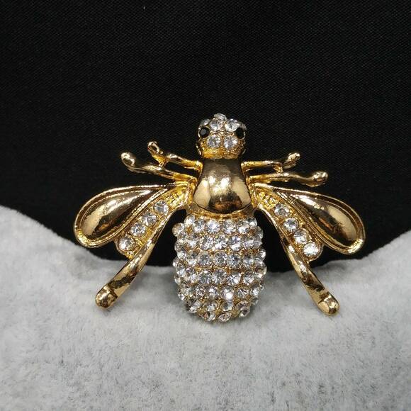Vintage Clear Rhinestone Bee Insect Brooch, Black Rhinestone Eyes, Gold Plated - Picture 9 of 9